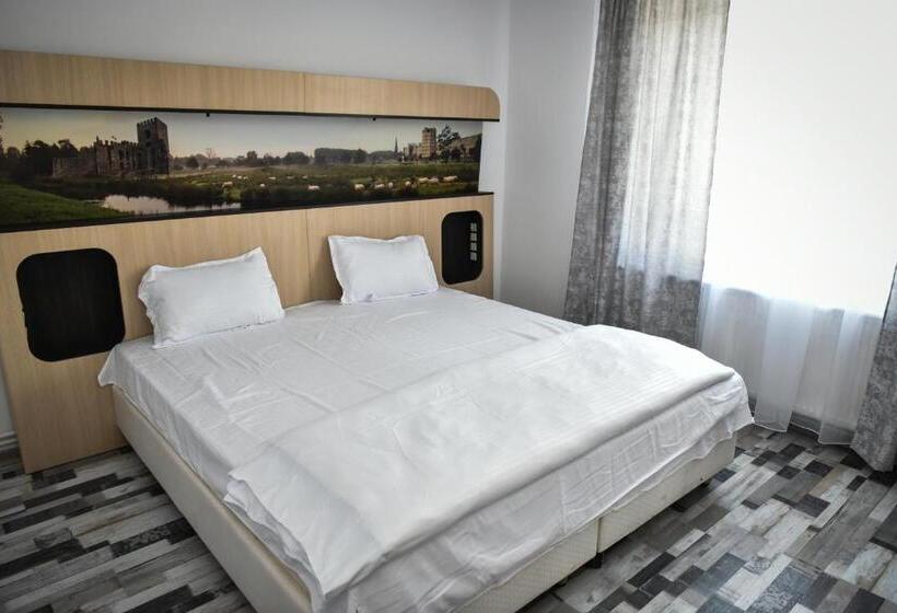 Апартаменты 2 Спальни с Балконом, Apartament S Moise