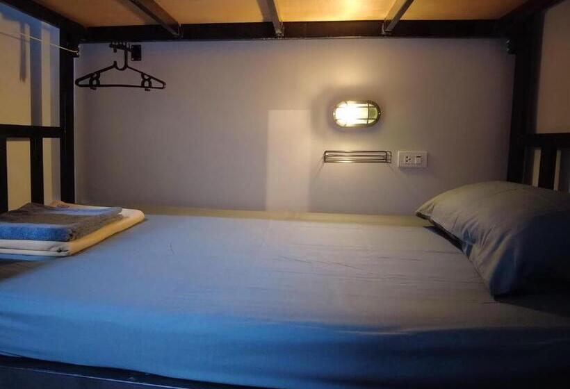 Номер Стандарт Четырехместный Совместный Санузел, โฟโต้โฮสเทล เบตง Foto Hostel Betong