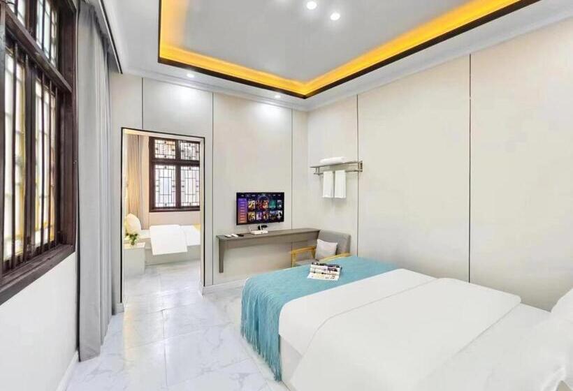 Family Suite, 聚贤居客栈 Fenghuang Juxianju Inn