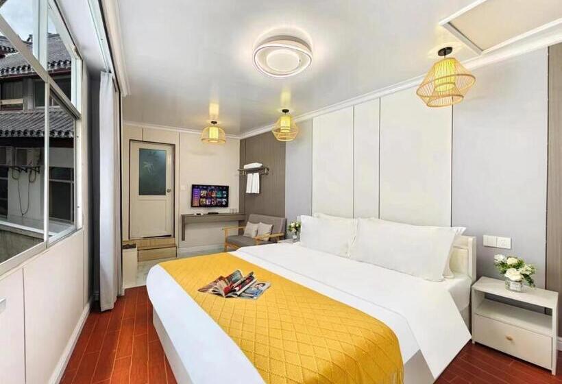 Номер Superior, 聚贤居客栈 Fenghuang Juxianju Inn