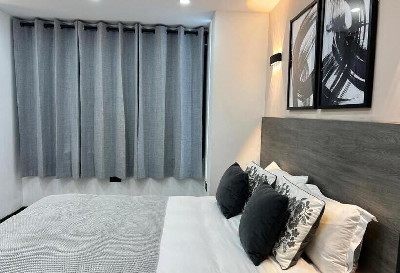Номер Стандарт, Thandi House Heathrow Airport
