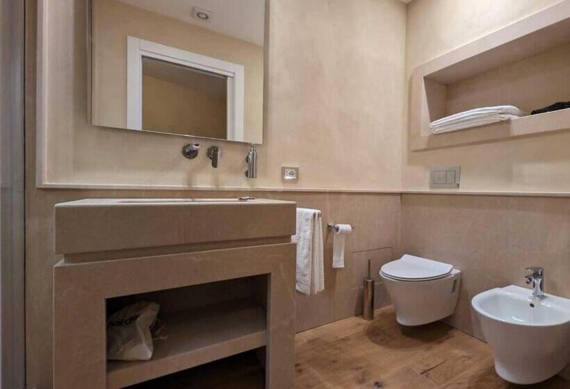 سوییت لوکس, Quarto Di Monte Suite & Spa