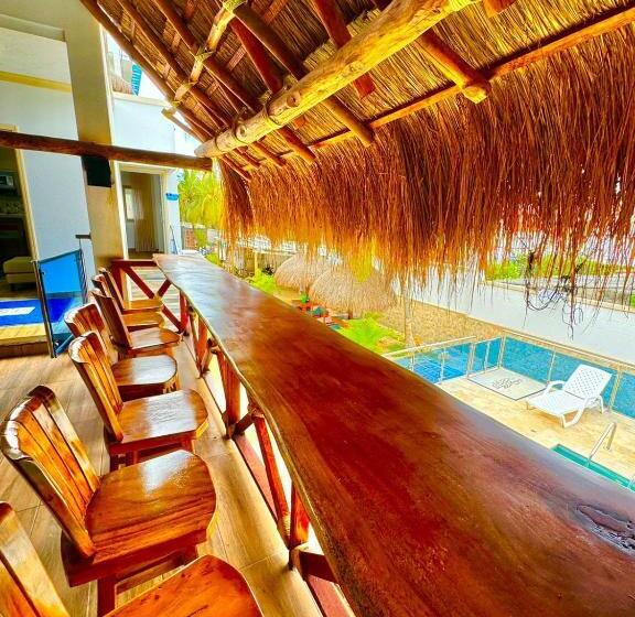 Бунгало Deluxe, Espectaculares Cabañas Y Habitaciones Frente Al Mar