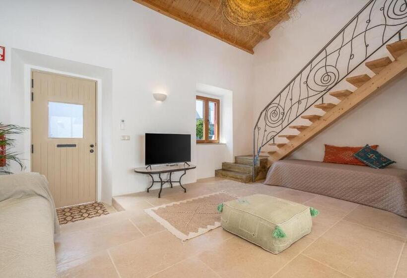 استودیوی استاندارد, Casa Vermelha Alvor