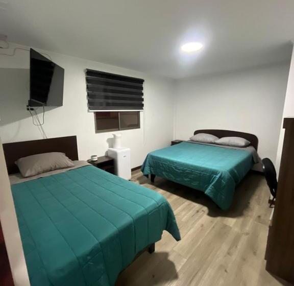 Номер Стандарт Трехместный, Hostal The Marys House