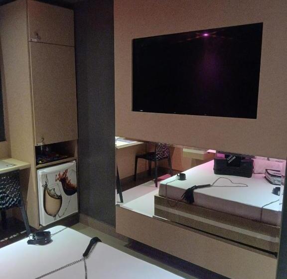 스위트, Deslize Motel 4