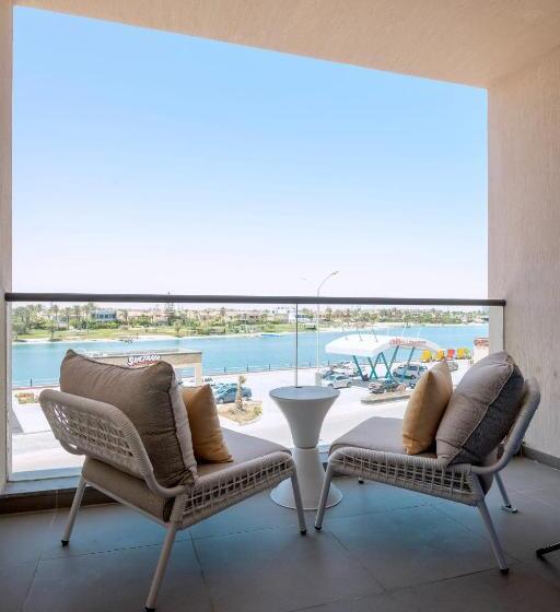 اتاق استاندارد با چشم‌انداز شهر, Palma Bay Rotana Resort   New Alamein