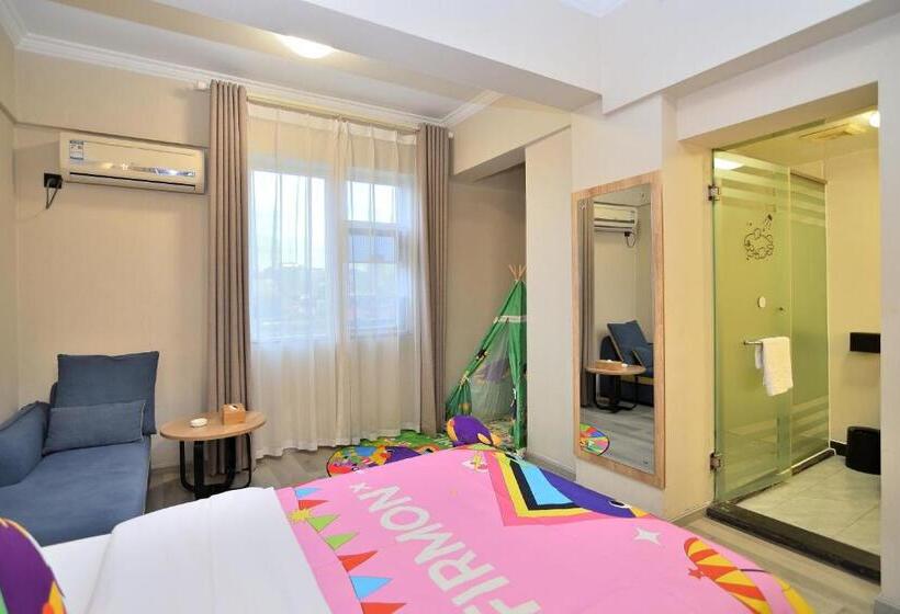 Семейный Номер Deluxe, Yilong Yitang Hotel Kunming Railway Station Joy City Center