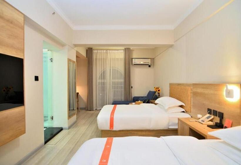 Семейный Номер Superior, Yilong Yitang Hotel Kunming Railway Station Joy City Center