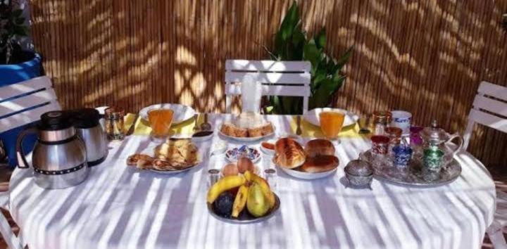 اتاق خانوادگی, Logement Escale Chez L Habitant