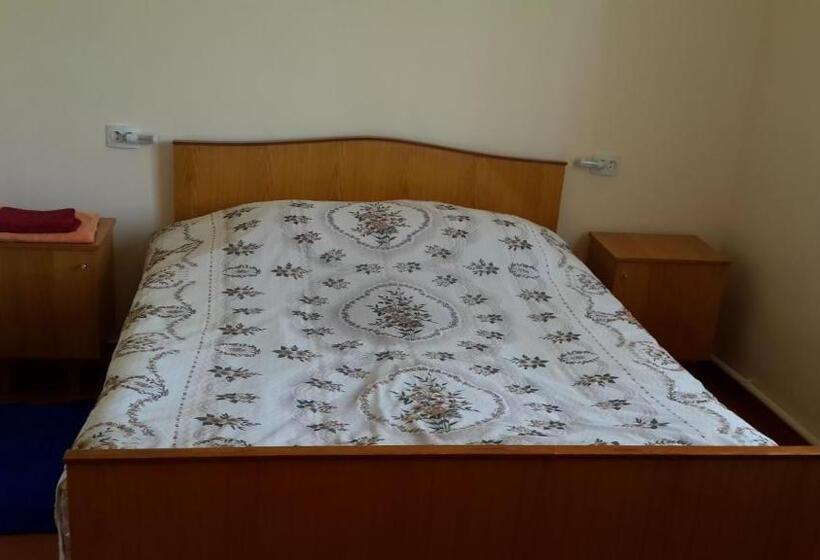 Номер Стандарт, Ashot & Gohar B&b