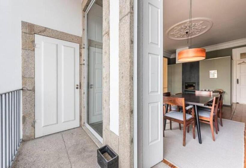 اتاق لوکس با بالکن, Oporto City Flats   Casa Da Picaria