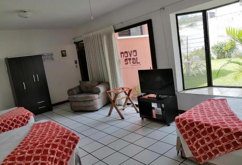 اتاق استاندارد چهار تخته, Novohostal B&b