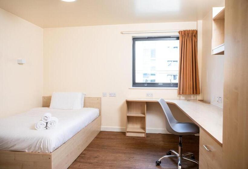 Quarto Estandar, Rusholme Place
