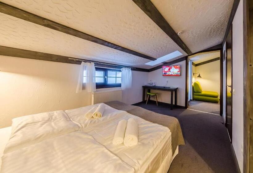 标准三人间, Chalet Crepdechine