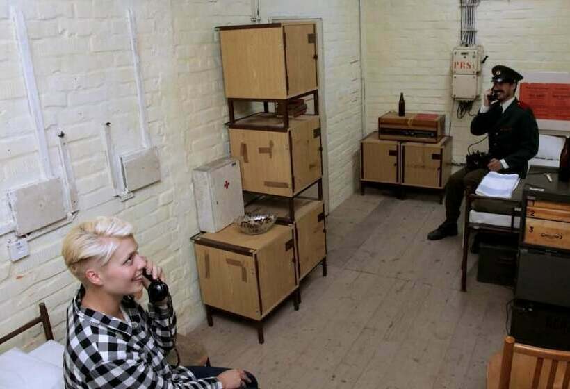 스탠다드 트리플 룸, 10z Bunker