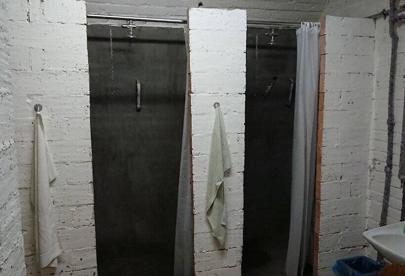 패밀리 룸, 10z Bunker