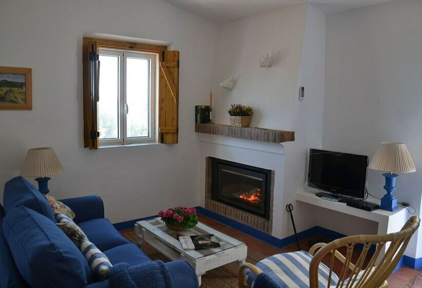 Дом 2 Спальни, Casas De Juromenha