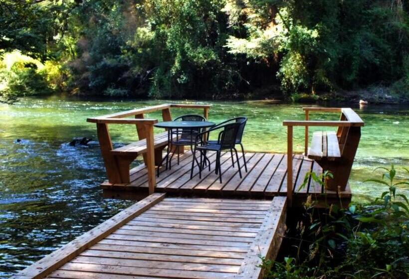 بانگلوی لوکس, Salto Del Carileufu