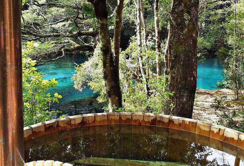 Suite with lake view, Salto Del Carileufu