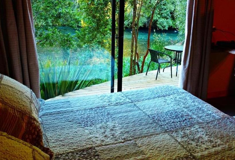 سوئیت با چشم‌انداز رودخانه, Salto Del Carileufu