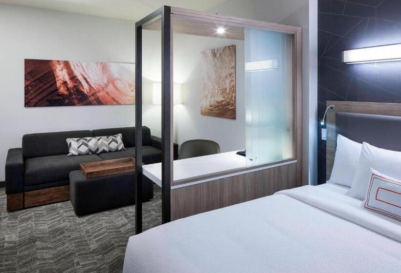 מיטת קינג בסוויטה, Springhill Suites By Marriott Clearwater Beach