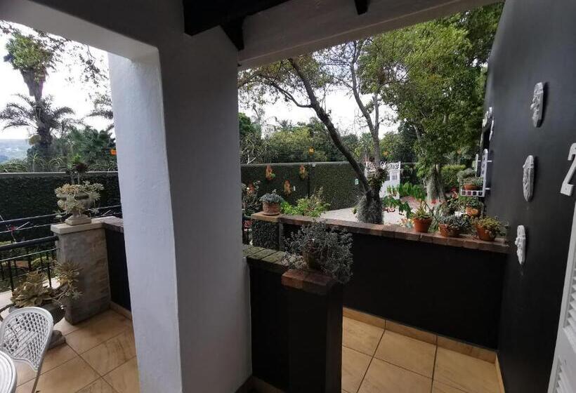 סוויטת 2 חדרי שינה, At 98 On Lynburn Guest House