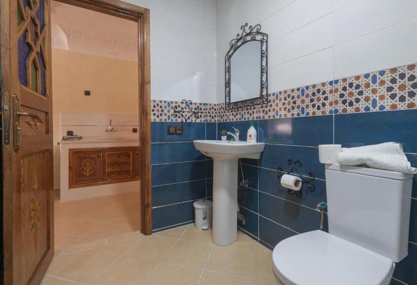 סוויטה אקזקיוטיב, Puerta Azul