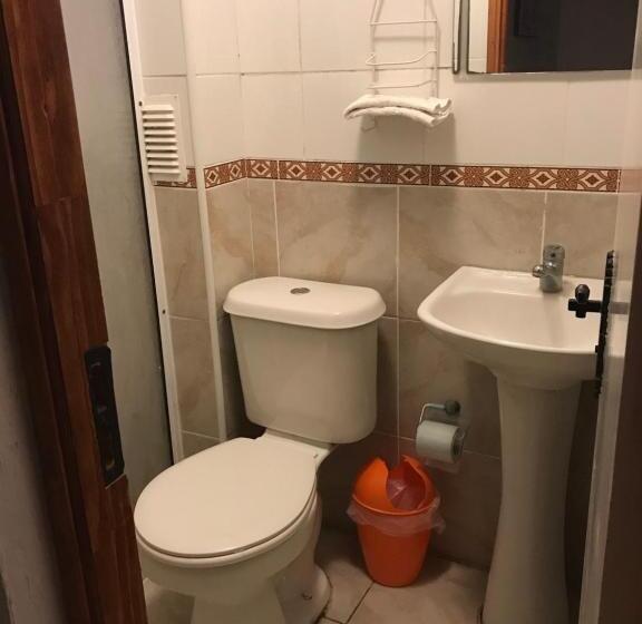 חדר משפחתי, Hostal Avenue