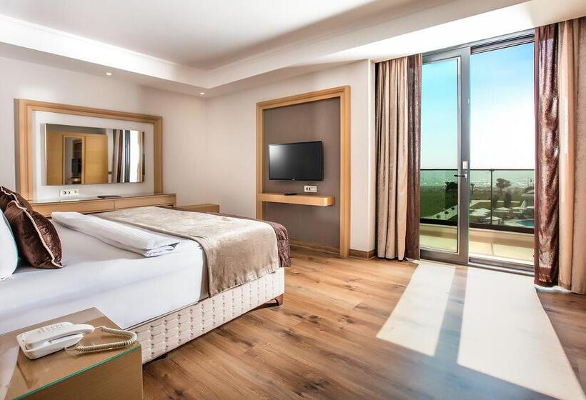 سوییت با چشم‌انداز دریا, Korumar Ephesus Beach & Spa Resort Ultra All Inclusive