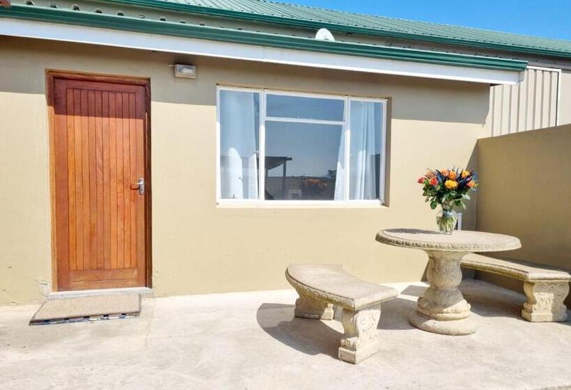 Номер Стандарт Вид на Горы, Kwetu Guest Farm