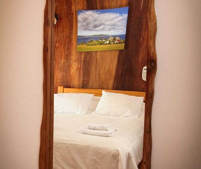 Suite Premium, Faros Del Sur