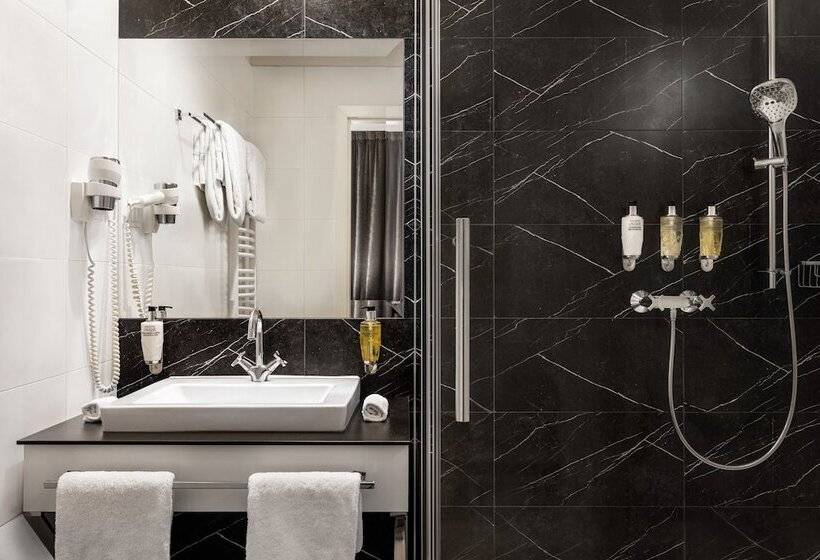 Номер Deluxe, Wyndham Grand Krakow Old Town