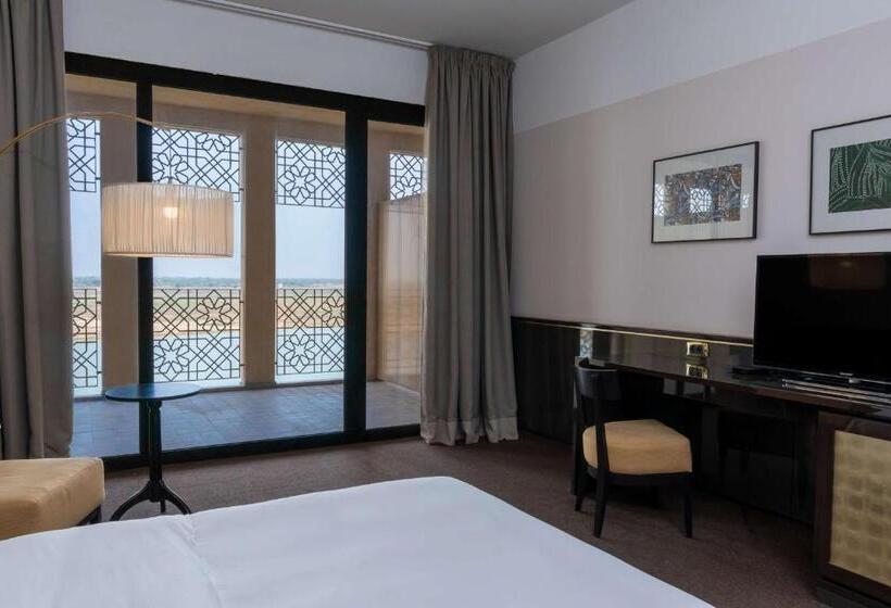 套房带泳池景, Radisson Blu Hotel N Djamena