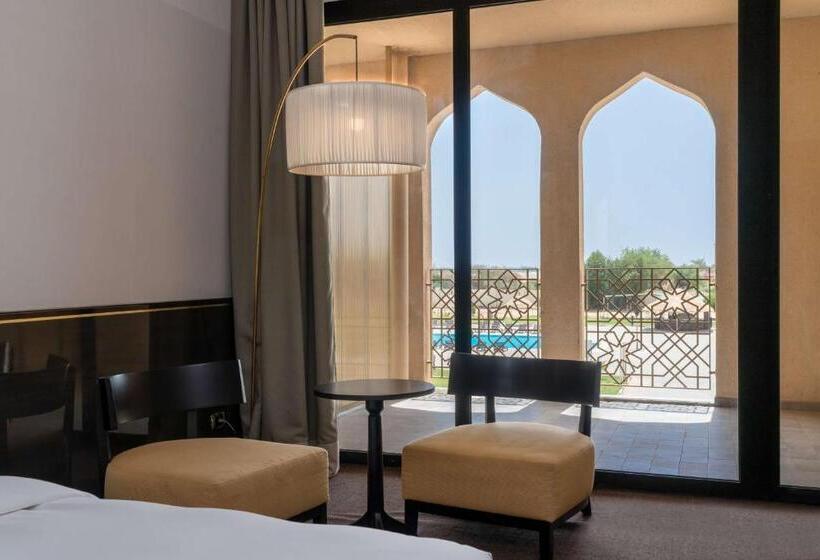 带泳池观景的豪华房, Radisson Blu Hotel N Djamena