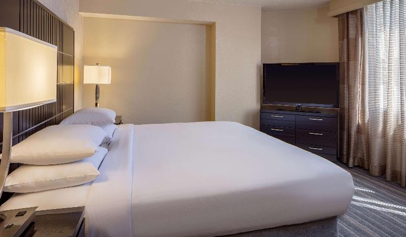 اتاق استاندارد با چشم‌انداز استخر, The Sis Kata Resort   Adult Only
