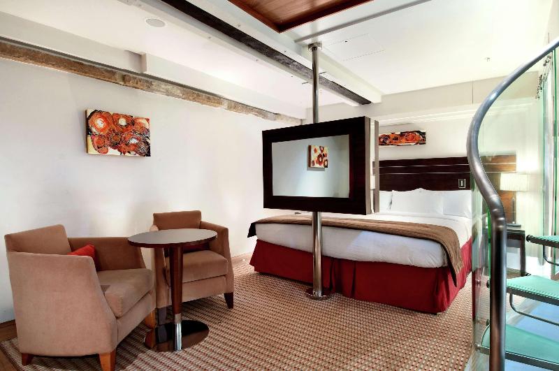 اتاق اساندارد با چشم‌انداز جانبی به دریا, The Sis Kata Resort   Adult Only