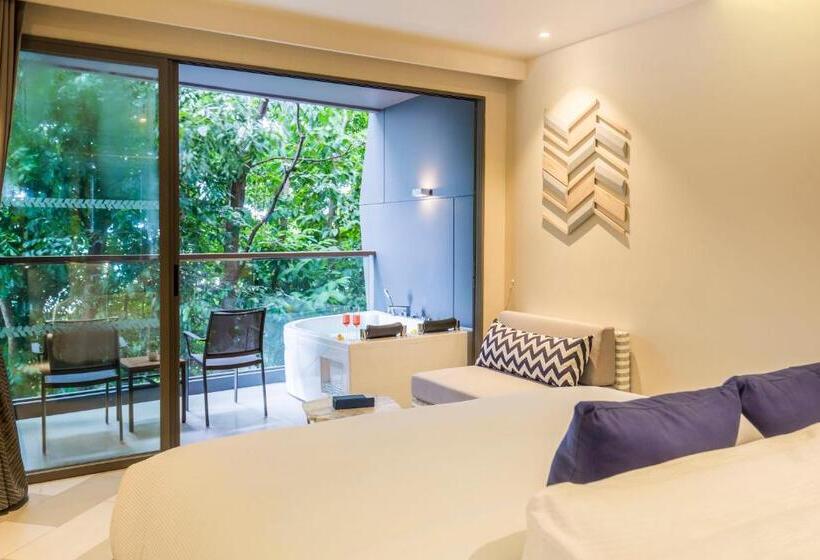 اتاق استاندارد با وان آب گرم, The Sis Kata Resort   Adult Only