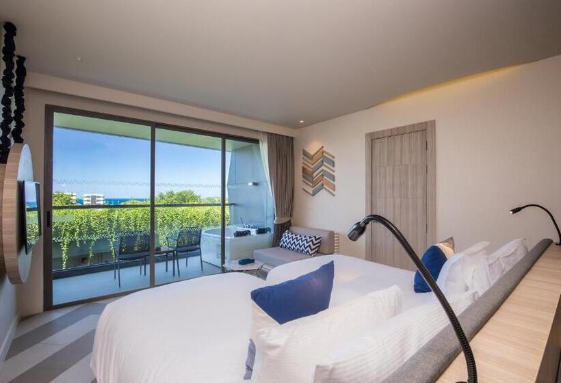 اتاق اساندارد با چشم‌انداز جانبی به دریا, The Sis Kata Resort   Adult Only