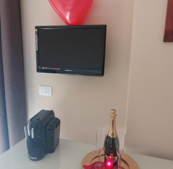 اتاق استاندارد سه تخته با بالکن, Fiumicino Inn Airport