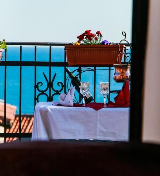 اتاق استاندارد با سرویس بهداشتی مشترک, Sunset Old Town