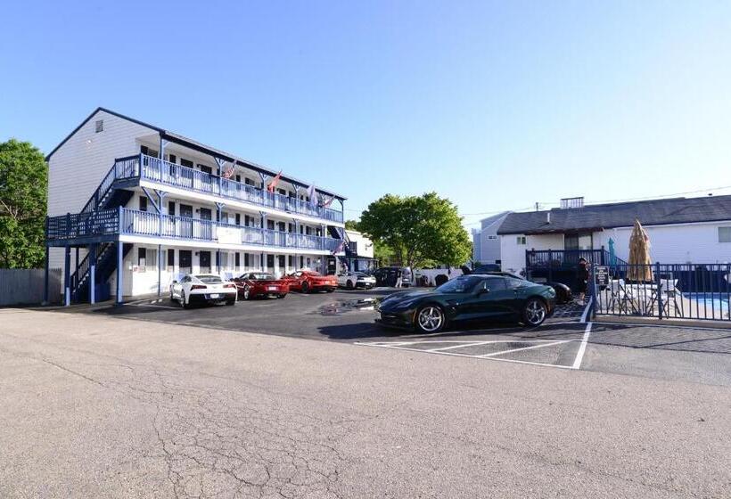 Семейный Номер, Island View Motel