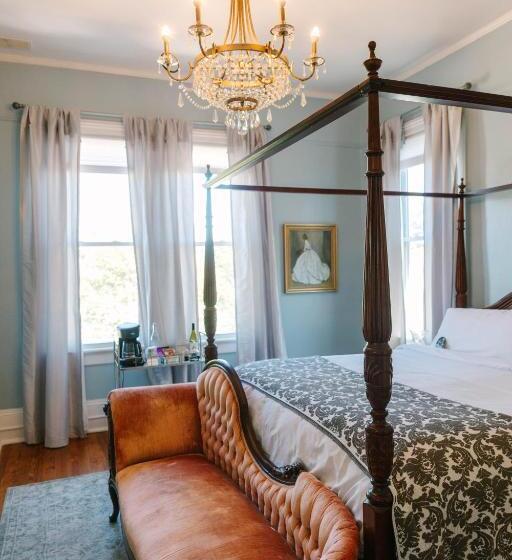 스탠다드 룸 킹사이즈 침대, Stanley House Inn