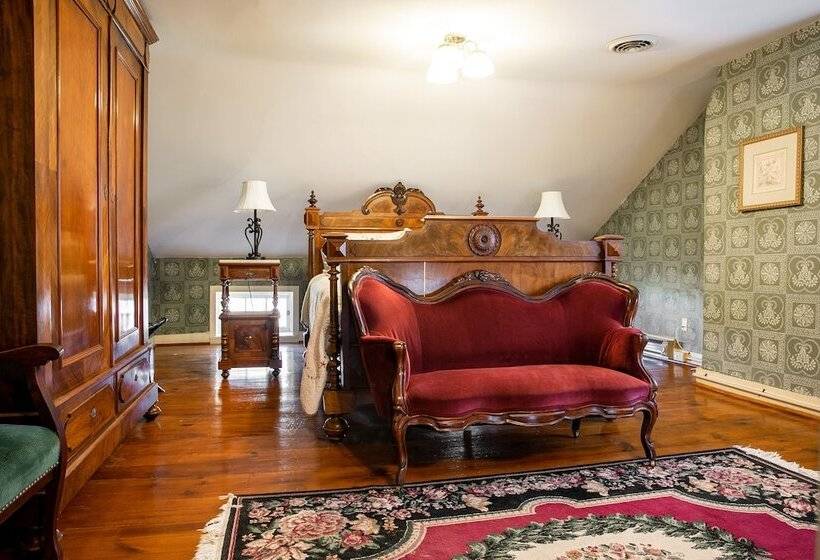 חדר סטנדרט, Emig Mansion