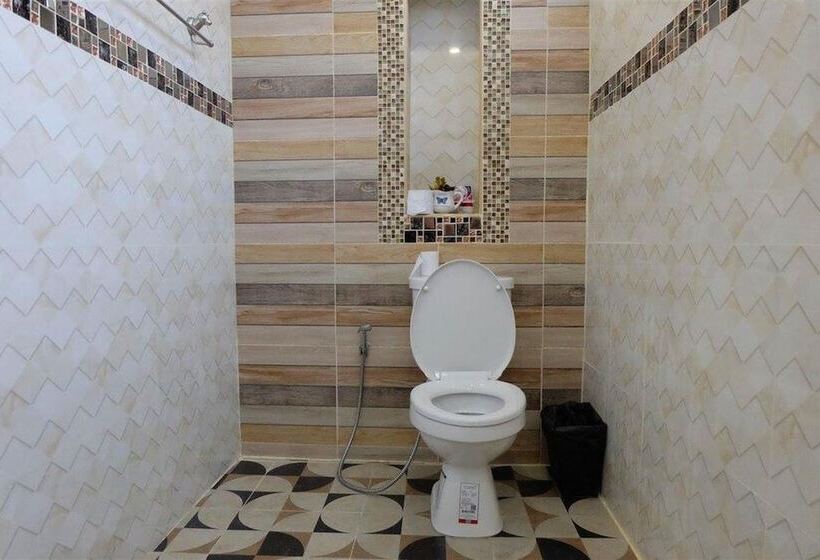 غرفة سوبيريور ثلاثية, Aiyara House