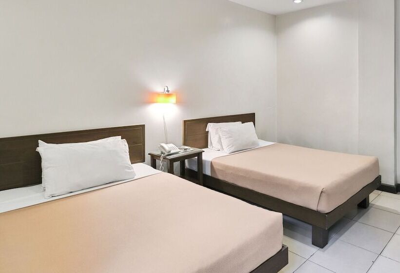 Pokój Czteroosobowy Standard, Governor Forbes Inn   Manila City Center