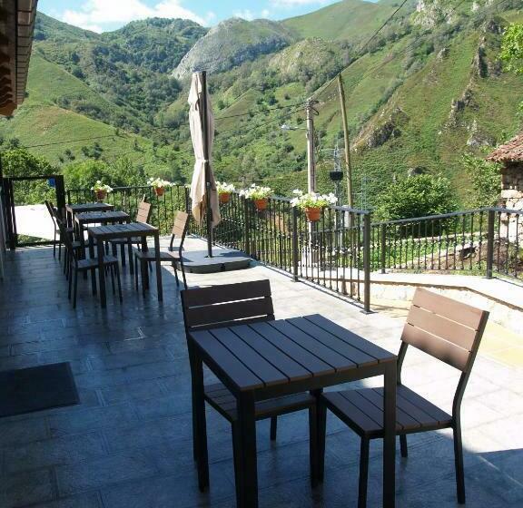 이코노미 룸, La Casona De Llerices