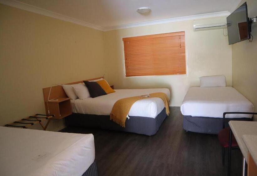 Семейный Номер, Country Roads Motor Inn Gayndah