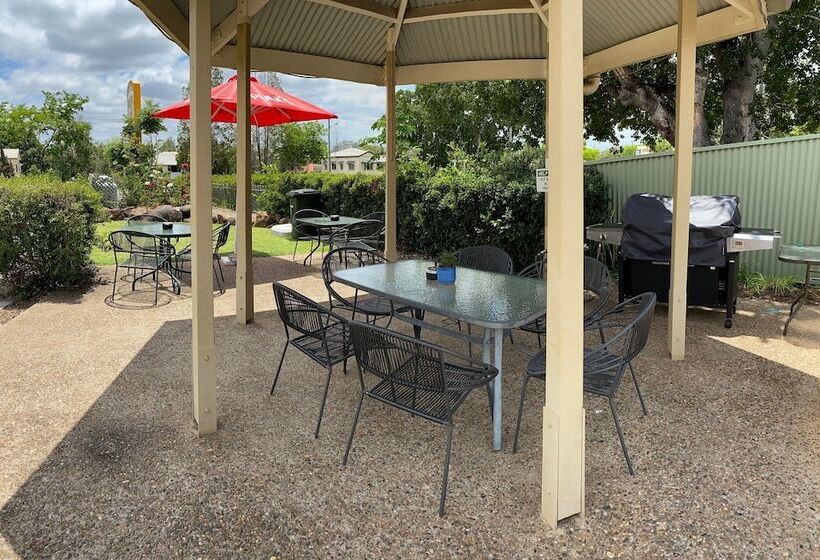 Номер Deluxe, Country Roads Motor Inn Gayndah