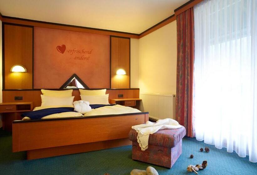 Номер Стандарт с Балконом, Wanderhotel Grüner Baum